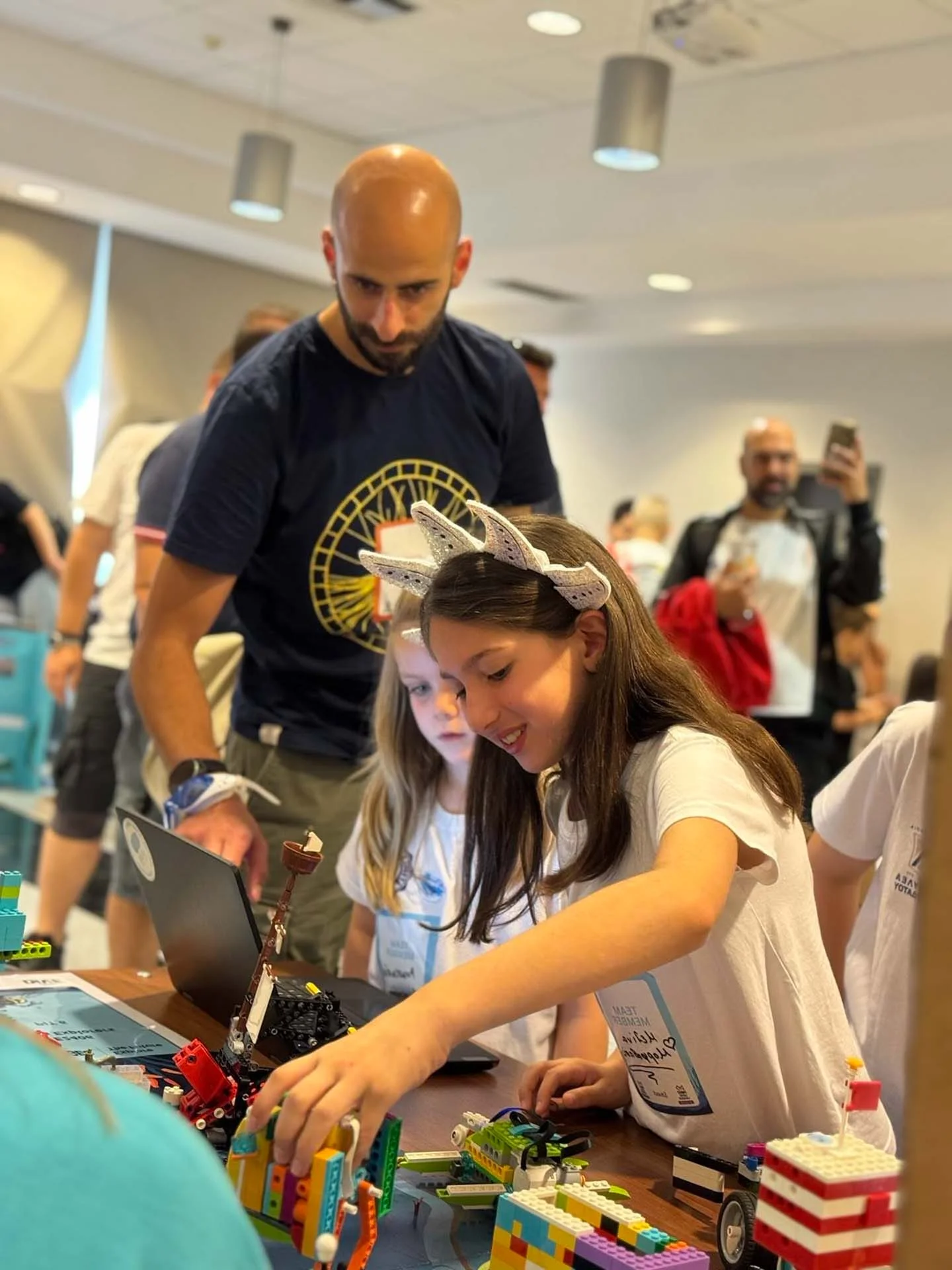 Indoor summer camp (εσωτερική καλοκαιρινή κατασκήνωση)