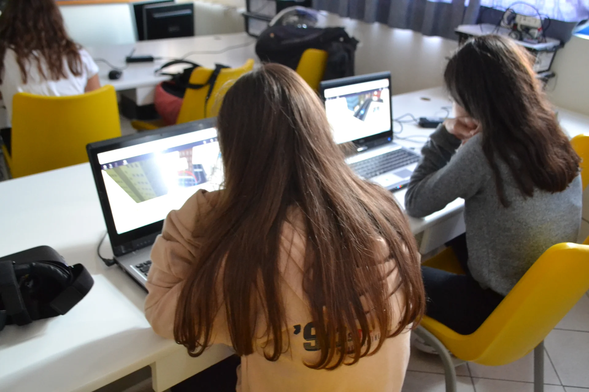 Συμπληρωματικά μαθήματα